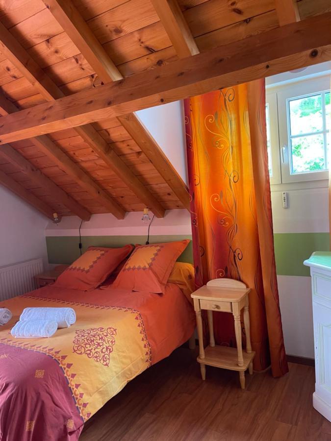Les Gites De La Maison Bleue D'Estialescq Dış mekan fotoğraf