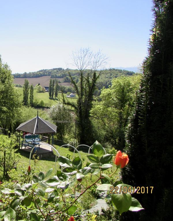 Les Gites De La Maison Bleue D'Estialescq Dış mekan fotoğraf