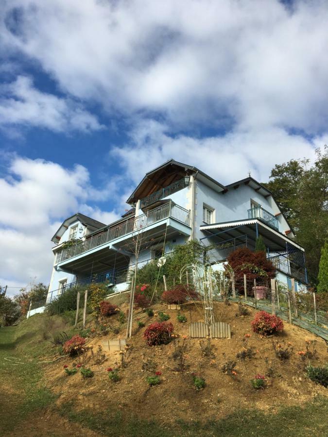 Les Gites De La Maison Bleue D'Estialescq Dış mekan fotoğraf